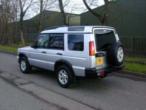 2004 Land Rover Discovery Ref 8428 - Land Rover Discovery 4.0 Hse Rhd - Ex Japan in Silver — image 6