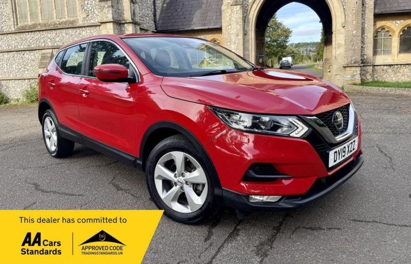 2019 Nissan Qashqai 1.5 Dci Acenta Premium Euro 6 (s/s) 5dr in Red — image 1