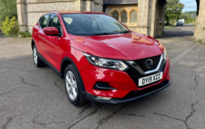 2019 Nissan Qashqai 1.5 Dci Acenta Premium Euro 6 (s/s) 5dr in Red — image 5