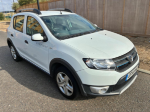 2014 Dacia Sandero Stepway 1.5 Dci Laureate Euro 5 5dr in White — image 5
