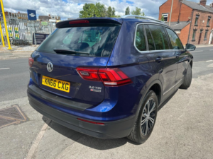 2016 Volkswagen Tiguan 2.0 Tdi Bluemotion Tech Se Navigation DSG 4motion Euro 6 (s/s) 5dr in Blue — image 3