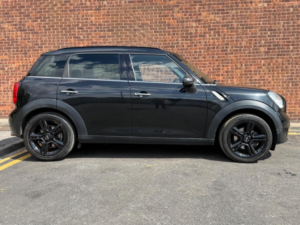 2015 MINI Countryman 1.6 Cooper Euro 6 (s/s) 5dr in Black — image 6