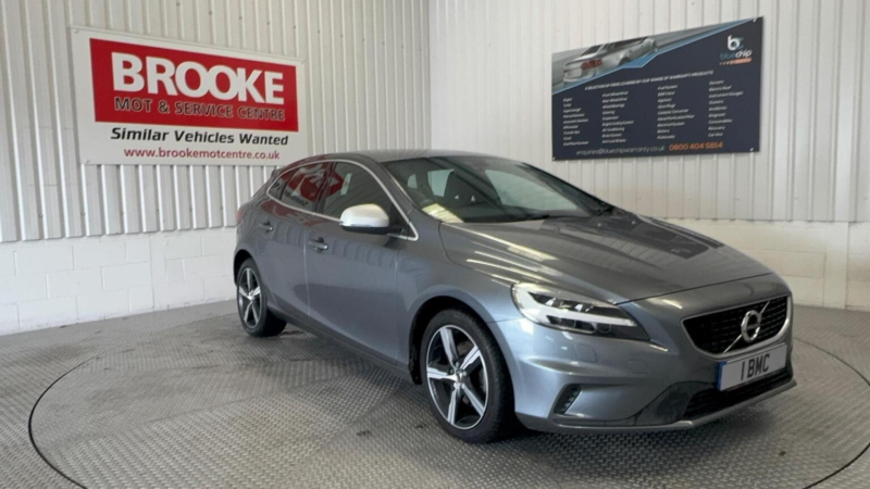 2019 Volvo V40 2.0 T3 Gpf R-Design Euro 6 (s/s) 5dr in Grey — image 1