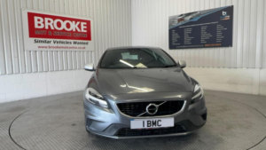 2019 Volvo V40 2.0 T3 Gpf R-Design Euro 6 (s/s) 5dr in Grey — image 5