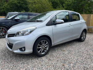 2014 Toyota Yaris 1.33 Dual Vvt-I Icon Plus Multidrive S Euro 5 5dr in Silver — image 5