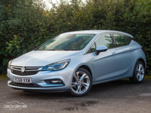 2018 Vauxhall Astra 1.4i Turbo Sri Euro 6 5dr in Silver — image 3