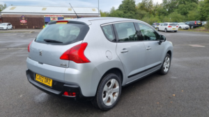 2013 Peugeot 3008 1.6 Hdi Active in Silver — image 2