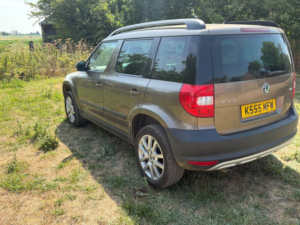 2011 Skoda Yeti 2.0 Tdi Elegance in Brown — image 4