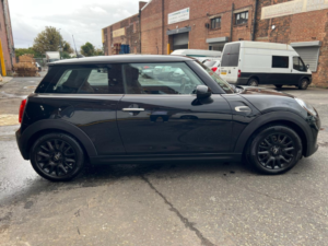 2014 MINI Hatch 1.5 Cooper D 3-Door Hatch in Black — image 4
