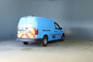2016 Volkswagen Caddy Maxi 2.0 Tdi C20 Bluemotion Tech Startline Lwb Euro 6 (s/s) 6dr in Blue — image 4