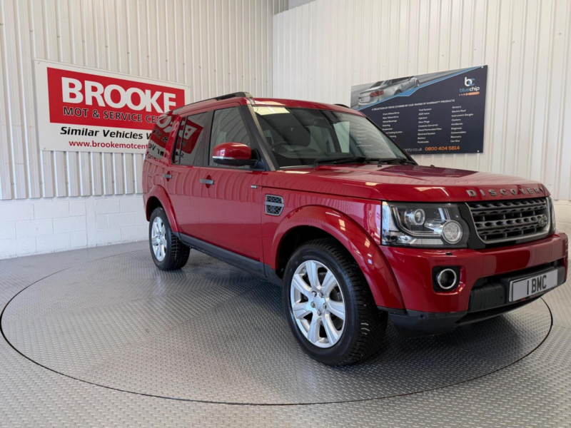 2015 Land Rover Discovery 4 3.0 Sd V6 Se Tech Auto 4WD Euro 5 (s/s) 5dr in Red — image 1