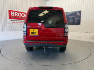 2015 Land Rover Discovery 4 3.0 Sd V6 Se Tech Auto 4WD Euro 5 (s/s) 5dr in Red — image 5