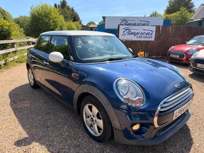 2015 MINI Hatch 1.5 Cooper D Auto Euro 6 (s/s) 5dr in Blue — image 1