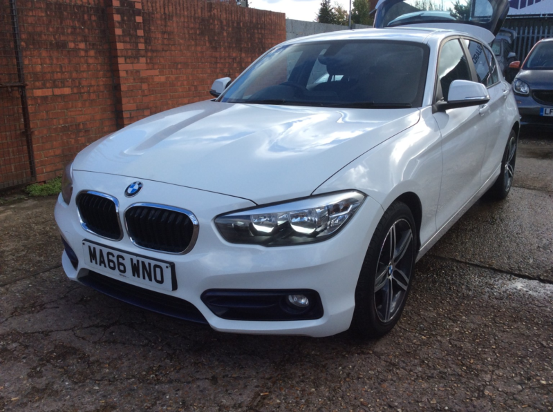 2016 BMW 1 Series 1.5 118i Sport 5-Door in White — image 1
