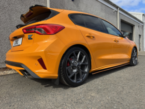 2020 Ford Focus 2.3 T Ecoboost St in Orange — image 6