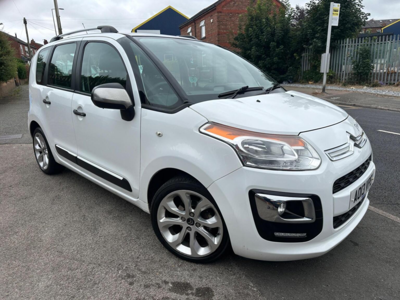 2013 Citroen C3 Picasso 1.6 Hdi Selection Euro 5 5dr in White — image 1