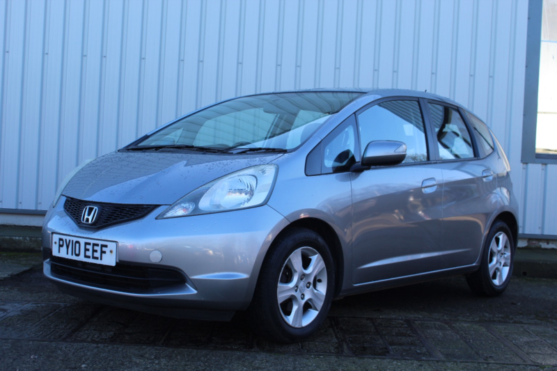 2010 Honda Jazz 1.4 I-Vtec Es in Silver — image 1