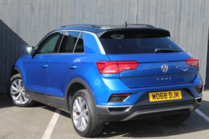 2018 Volkswagen T-Roc 1.0 Tsi Design in Blue — image 2