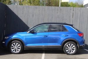 2018 Volkswagen T-Roc 1.0 Tsi Design in Blue — image 3