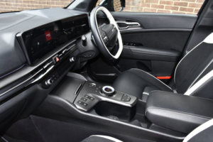 2026 Kia Sportage 1.6 H T-Gdi Gt-Line S SUV 5dr Petrol Hybrid Auto Euro 6 (s/s) (235 Bhp) in Black — image 4