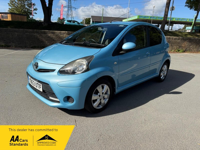 2014 Toyota Aygo Vvt-I Move With Style in Blue — image 1