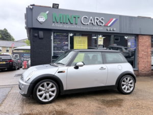 2004 MINI Hatch 1.6 One Hatch in Silver — image 5