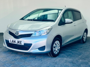 2014 Toyota Yaris 1.33 Dual Vvt-I Tr Multidrive S Euro 5 5dr in Silver — image 3