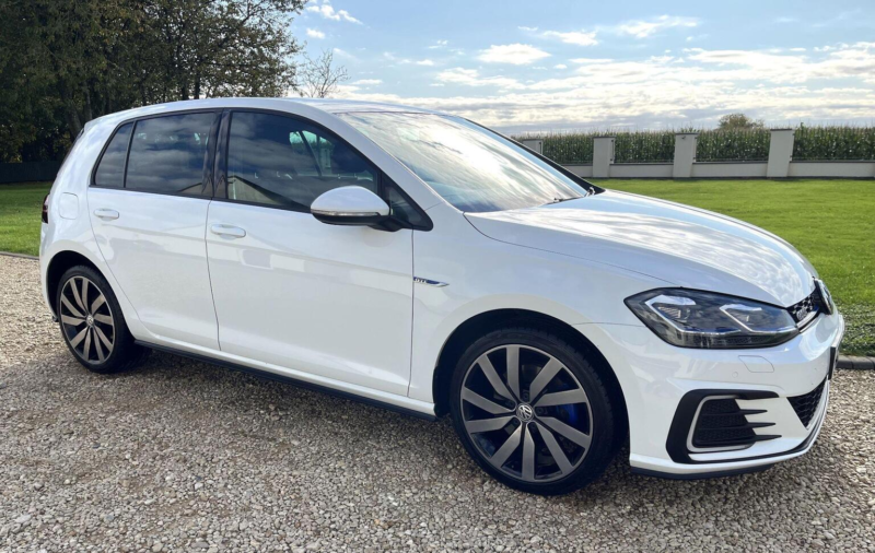 2018 Volkswagen Golf 1.4 Tsi 8.7kwh Gte Advance DSG Euro 6 (s/s) 5dr in White — image 1