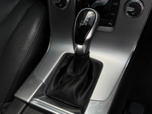 2018 Volvo V60 2.0 T4 Se Nav Auto Euro 6 (s/s) 5dr in Grey — image 3