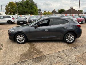 2016 Mazda Mazda3 2.0 Skyactiv-G Se-L Nav Hatchback 5dr Petrol Manual Euro 5 (s/s) (120 Ps) in Grey — image 4