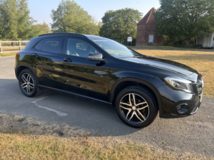 2020 Mercedes-Benz Gla 1.6 Gla180 Urban Edition in Black — image 3