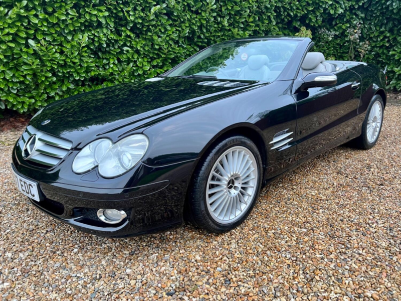 2007 Mercedes-Benz Sl Class 3.5 Sl350 in Black — image 1