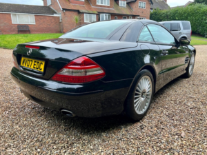 2007 Mercedes-Benz Sl Class 3.5 Sl350 in Black — image 4