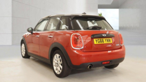 2016 MINI Hatch 1.5 Cooper Euro 6 (s/s) 5dr in Red — image 3