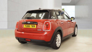 2016 MINI Hatch 1.5 Cooper Euro 6 (s/s) 5dr in Red — image 4