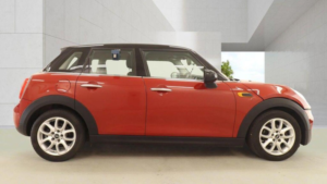 2016 MINI Hatch 1.5 Cooper Euro 6 (s/s) 5dr in Red — image 5