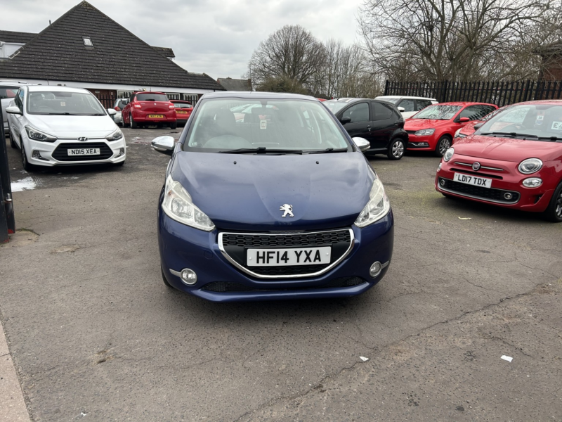 2014 Peugeot 208 1.4 Hdi Active in Blue — image 1