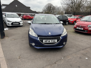 2014 Peugeot 208 1.4 Hdi Active in Blue — image 2