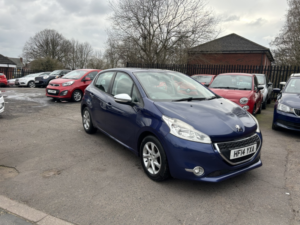 2014 Peugeot 208 1.4 Hdi Active in Blue — image 3