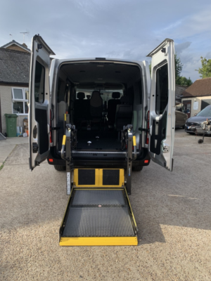 2017 Renault Master 2.3 Fwd Sl28 Dci 170 Quickshift6 Business Euro 6 in Grey — image 2