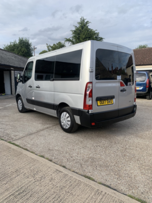 2017 Renault Master 2.3 Fwd Sl28 Dci 170 Quickshift6 Business Euro 6 in Grey — image 3