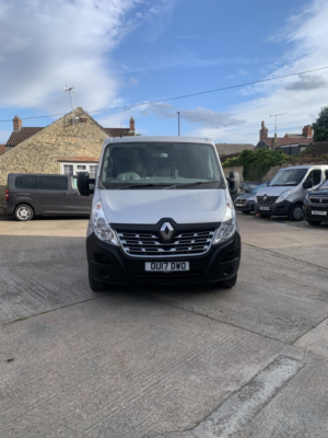 2017 Renault Master 2.3 Fwd Sl28 Dci 170 Quickshift6 Business Euro 6 in Grey — image 4