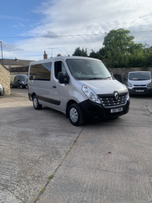 2017 Renault Master 2.3 Fwd Sl28 Dci 170 Quickshift6 Business Euro 6 in Grey — image 5
