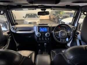 2012 Jeep Wrangler 2.8 Wrangler 4-Door Sahara 2.8 Crd Auto in White — image 2