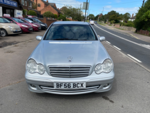 2006 Mercedes-Benz 220 C220 2.1 Cdi Classic Se in Silver — image 3