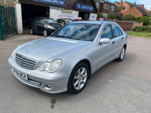 2006 Mercedes-Benz 220 C220 2.1 Cdi Classic Se in Silver — image 4