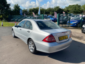 2006 Mercedes-Benz 220 C220 2.1 Cdi Classic Se in Silver — image 5