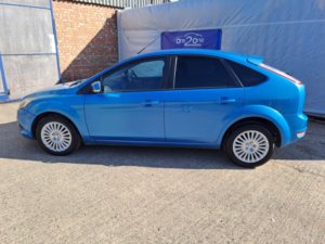 2009 Ford Focus 1.6 Titanium in Blue — image 2