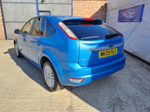 2009 Ford Focus 1.6 Titanium in Blue — image 3