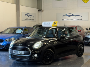 2019 MINI Hatch 1.5 3-Door Hatch One Classic in Black — image 3